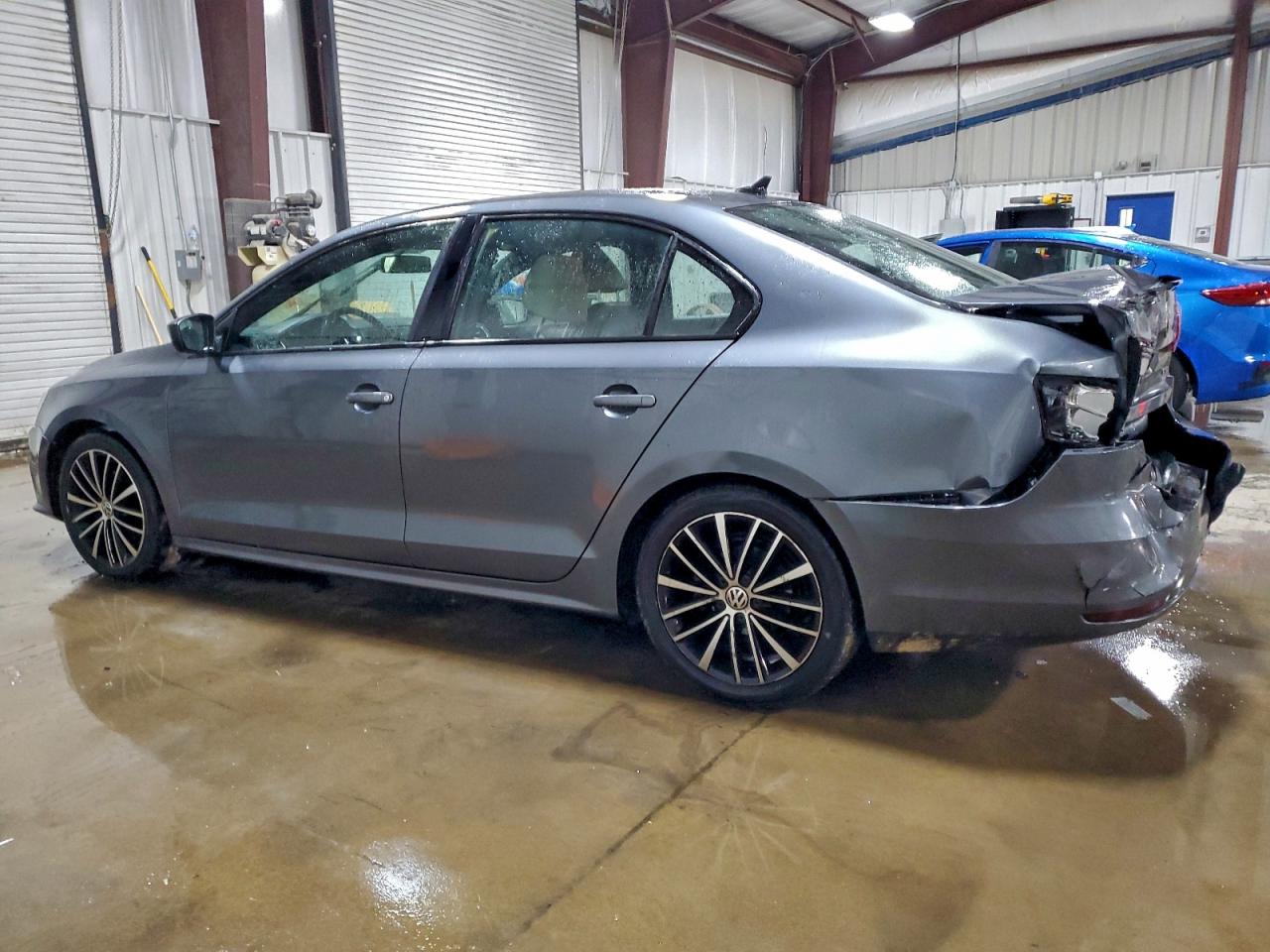 2016 VOLKSWAGEN JETTA SPORT photo 2