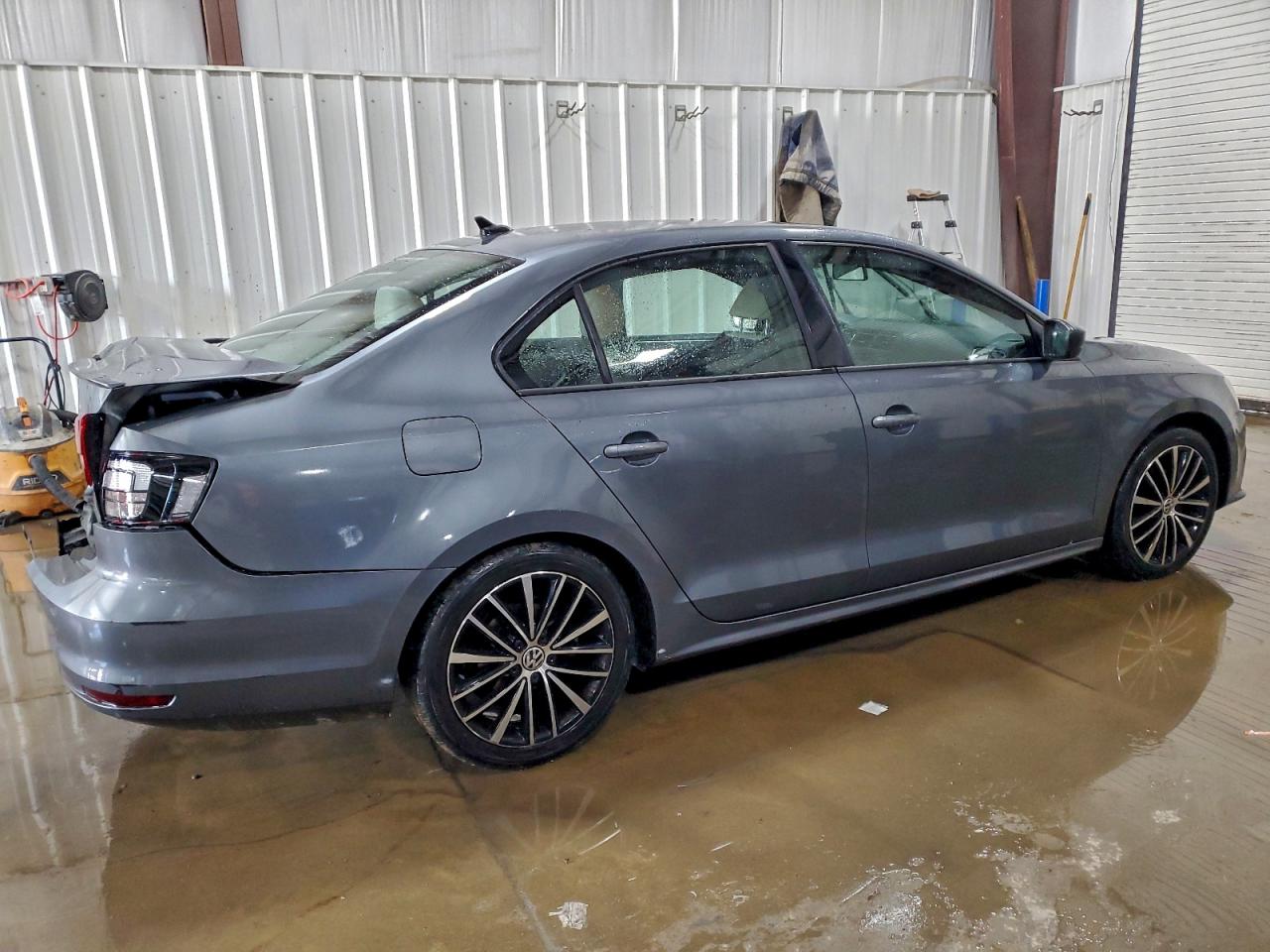 2016 VOLKSWAGEN JETTA SPORT photo 3