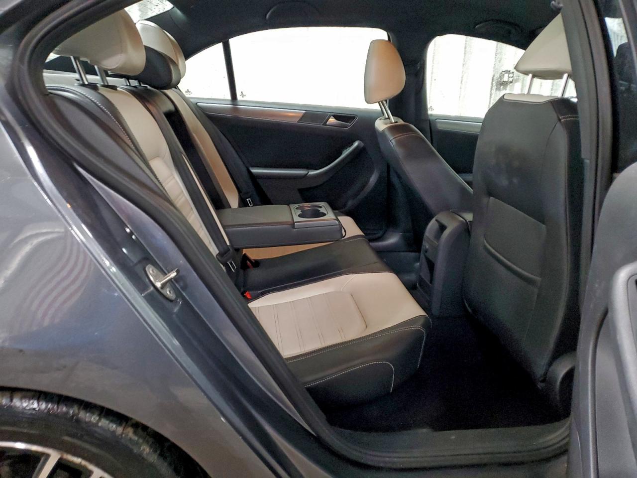 2016 VOLKSWAGEN JETTA SPORT photo 10