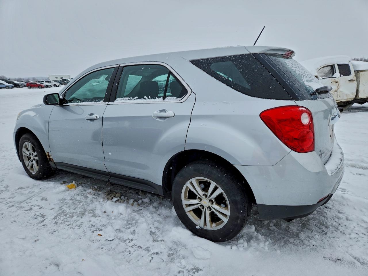 2015 CHEVROLET EQUINOX LS photo 2