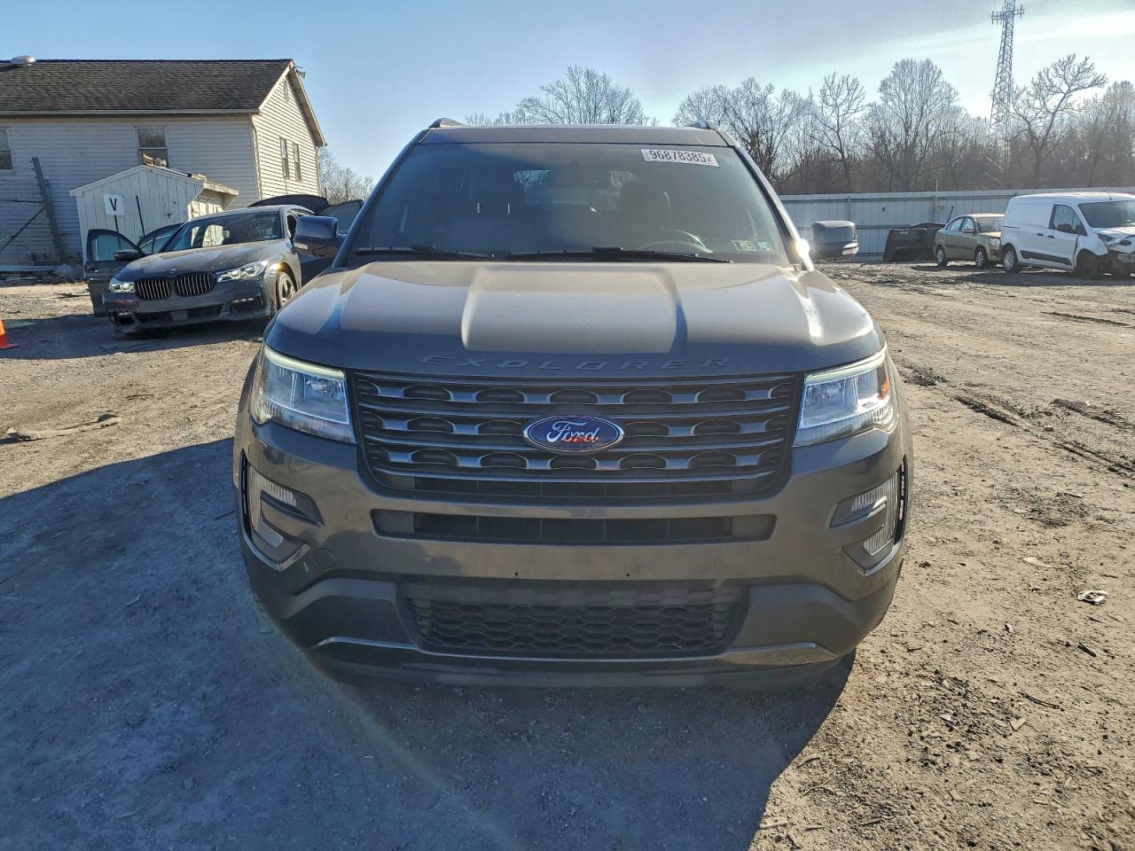 2017 FORD EXPLORER XLT photo 5