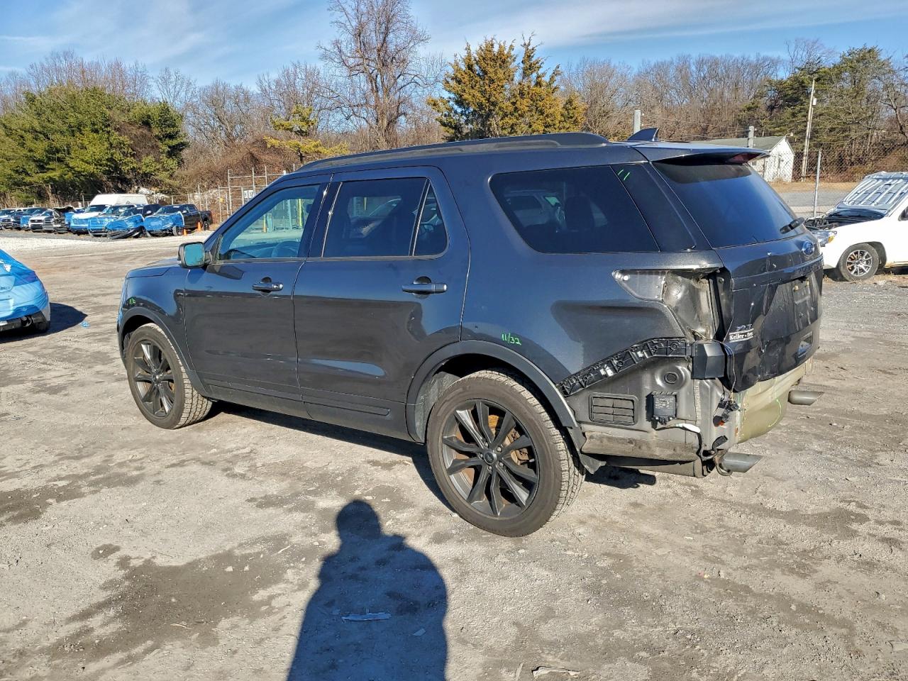 2017 FORD EXPLORER XLT photo 2