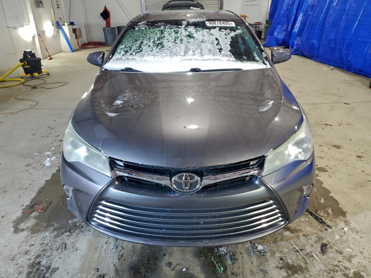 2015 TOYOTA CAMRY LE photo 5