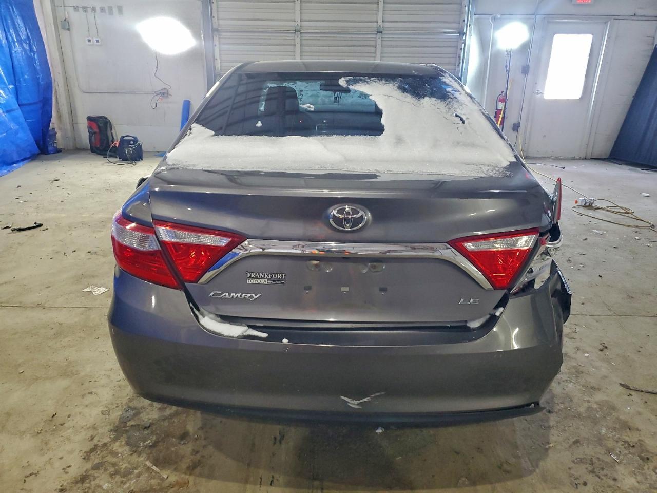 2015 TOYOTA CAMRY LE photo 6