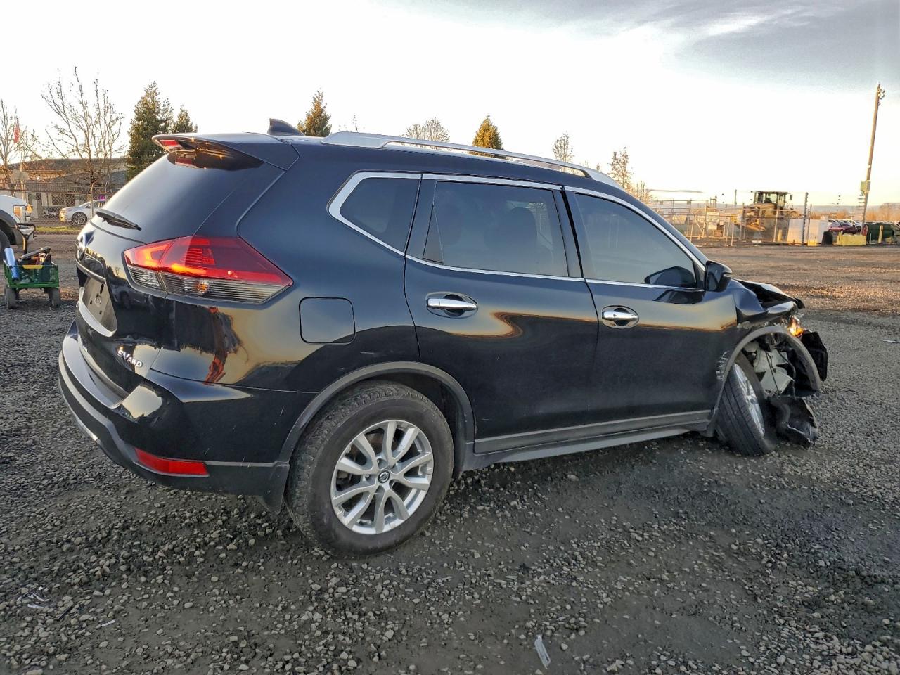 2018 NISSAN ROGUE S photo 3