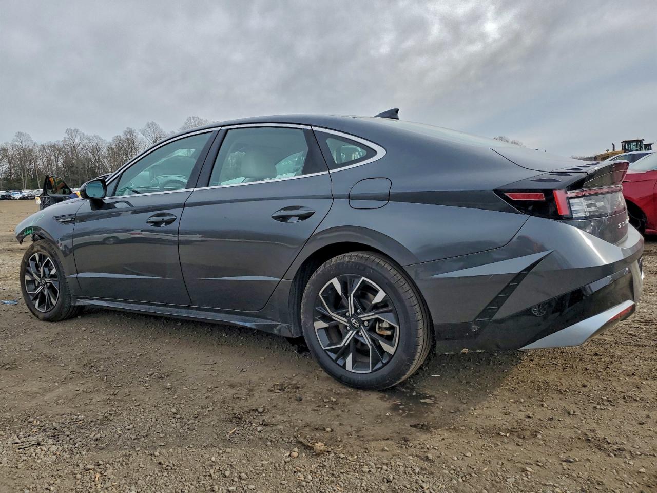 2024 HYUNDAI SONATA SEL photo 2