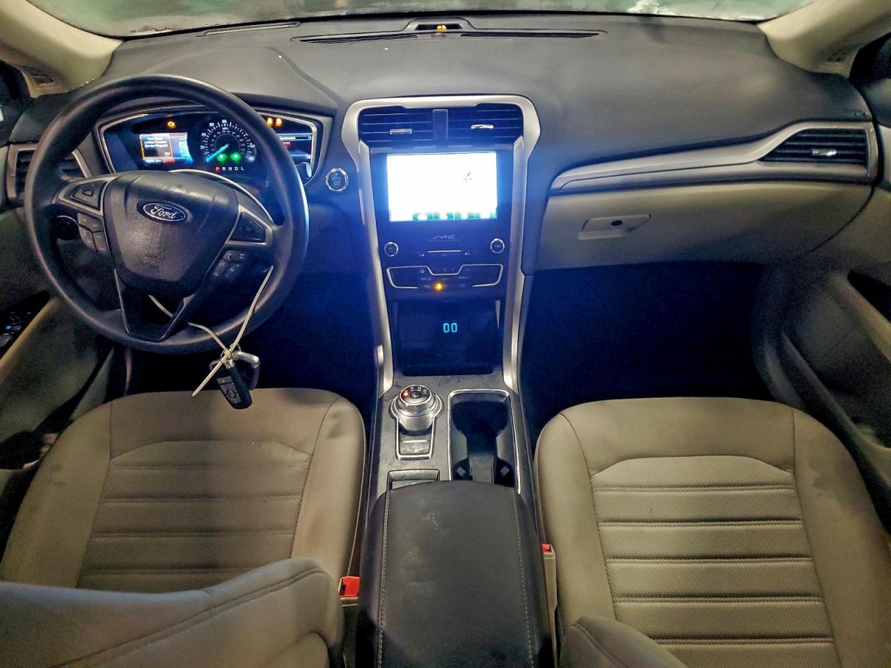 2020 FORD FUSION SE photo 8