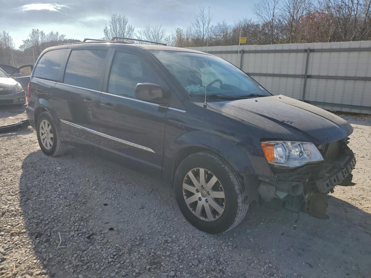 2015 CHRYSLER TOWN & COUNTRY TOURING photo 4