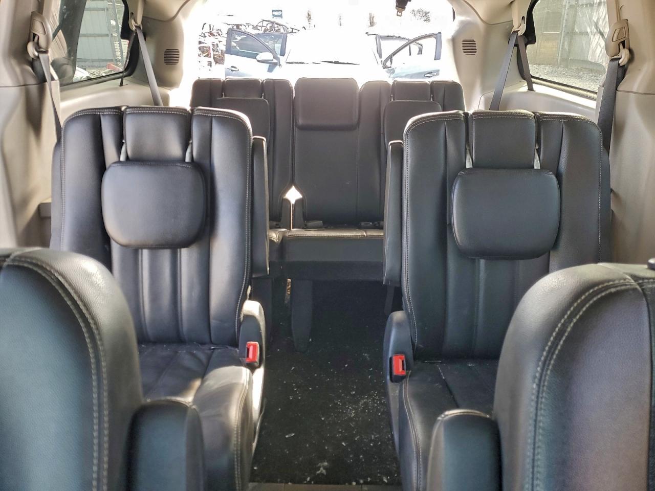 2015 CHRYSLER TOWN & COUNTRY TOURING photo 10