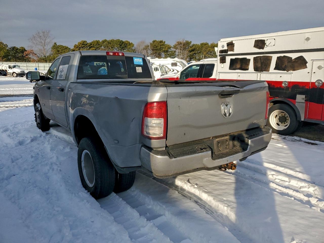 2022 RAM 3500 TRADESMAN photo 2