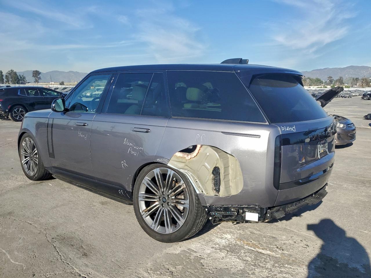 2023 LAND ROVER RANGE ROVER SE photo 2