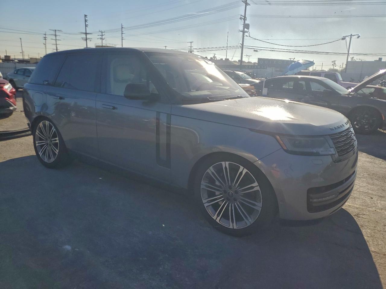 2023 LAND ROVER RANGE ROVER SE photo 4