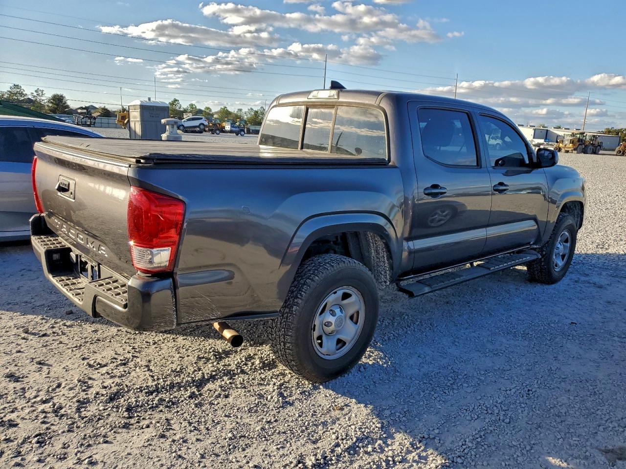 2017 TOYOTA TACOMA DOUBLE CAB photo 3