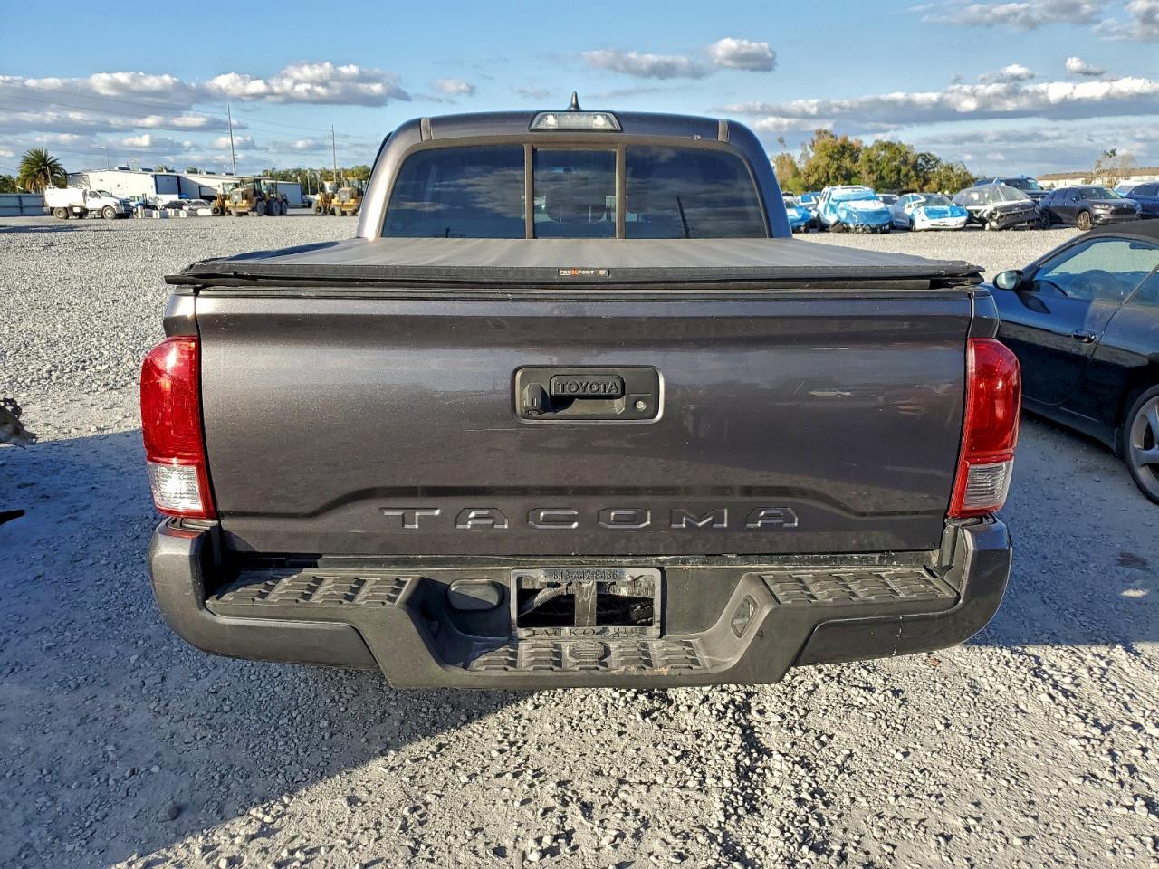 2017 TOYOTA TACOMA DOUBLE CAB photo 6