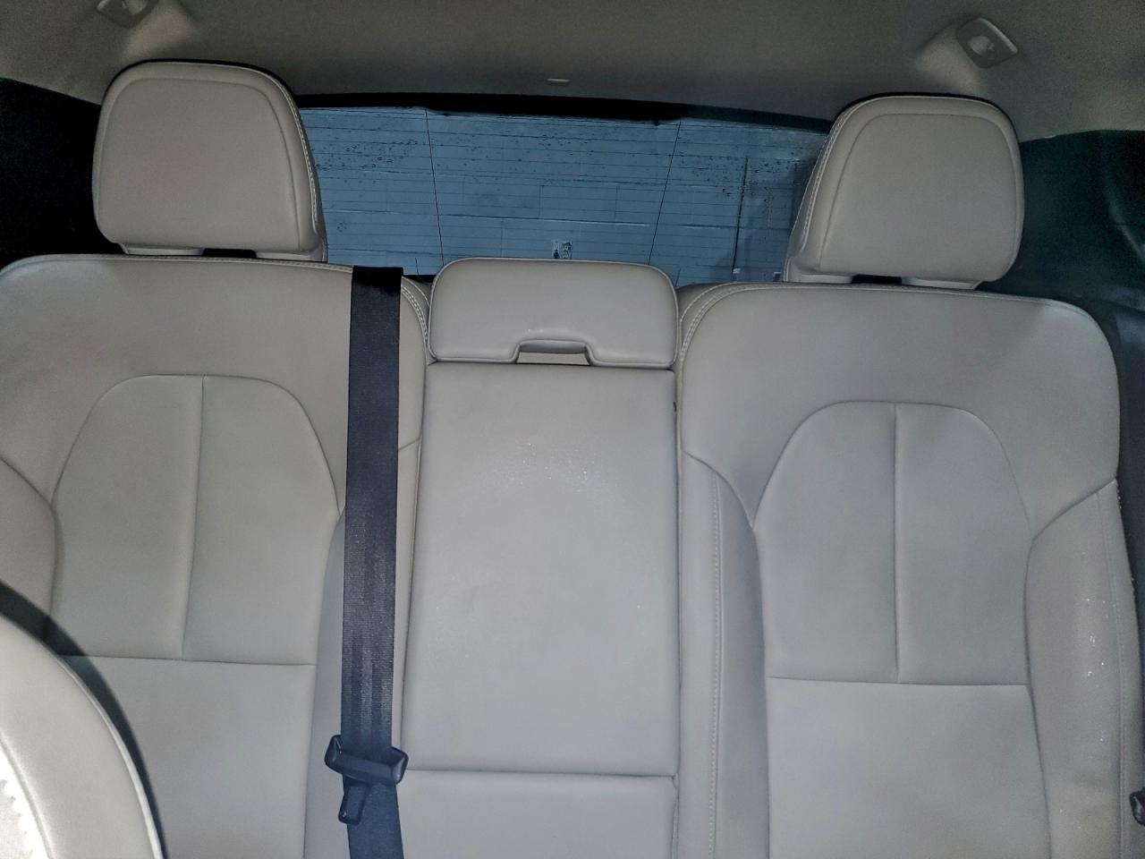 2019 VOLVO XC40 T5 MOMENTUM photo 10