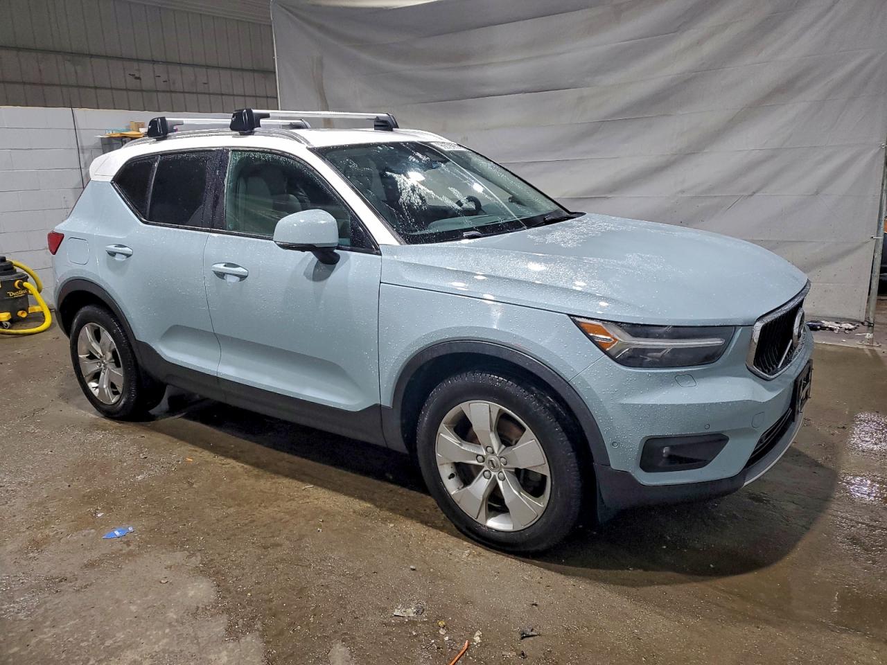2019 VOLVO XC40 T5 MOMENTUM photo 4