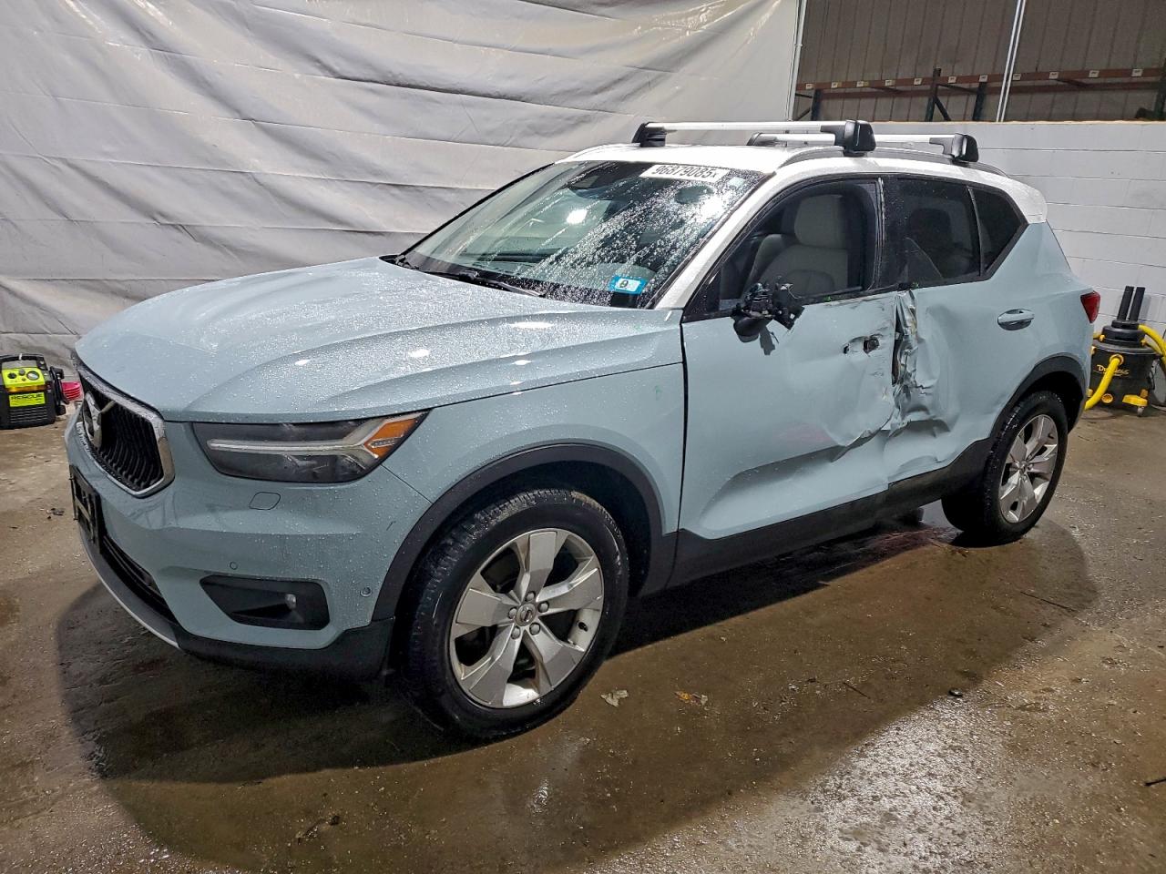 2019 VOLVO XC40