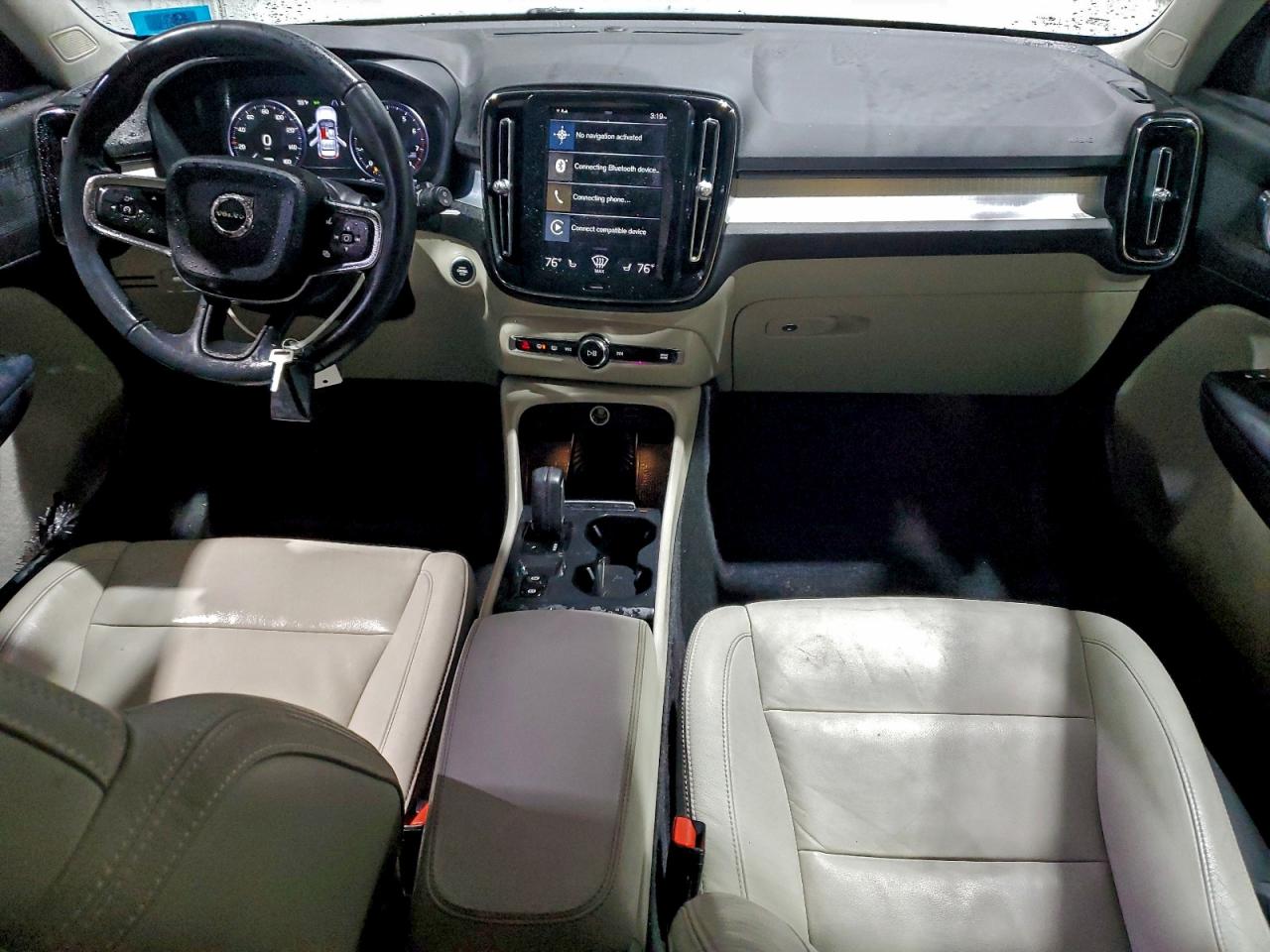 2019 VOLVO XC40 T5 MOMENTUM photo 8