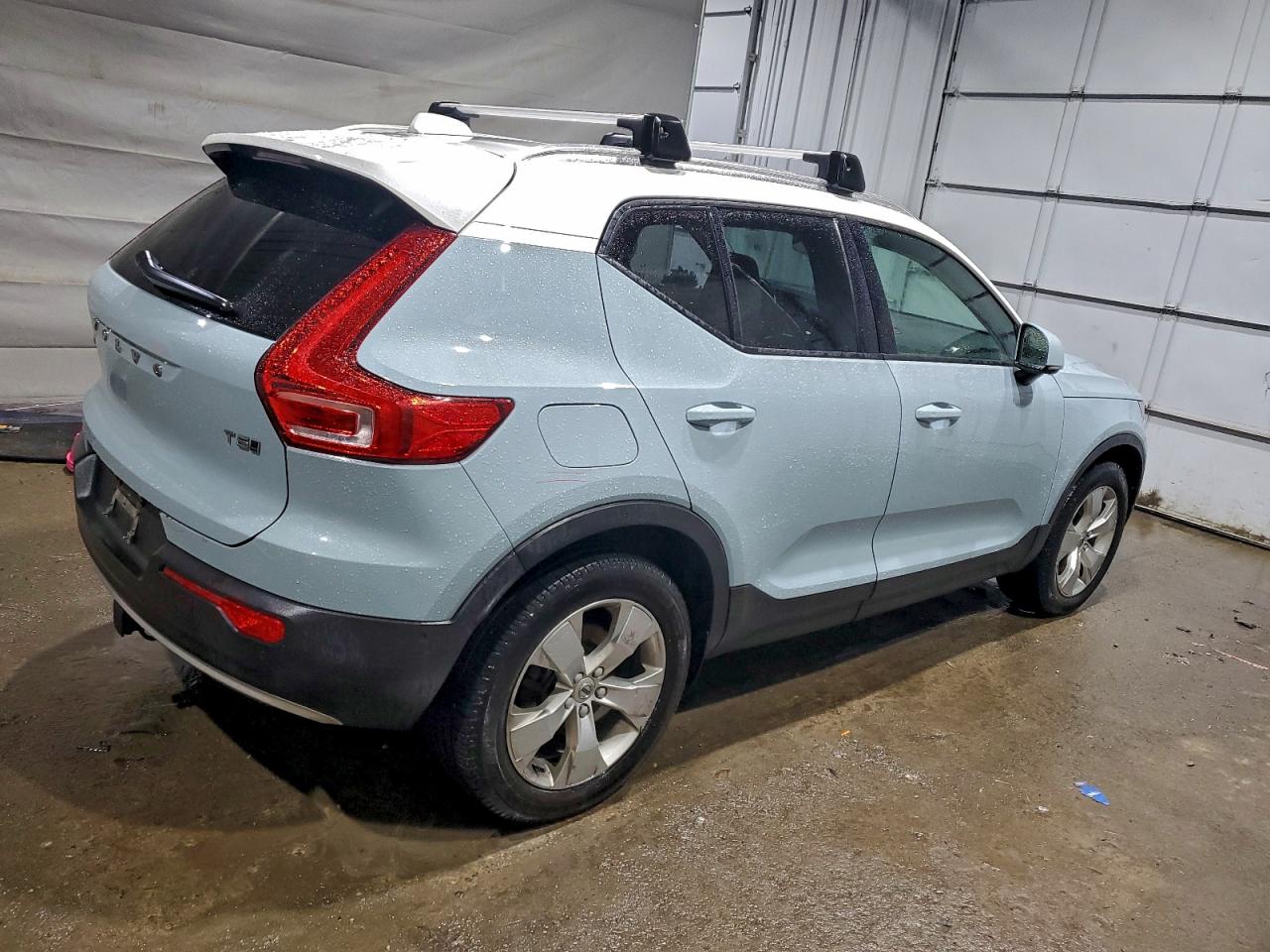 2019 VOLVO XC40 T5 MOMENTUM photo 3