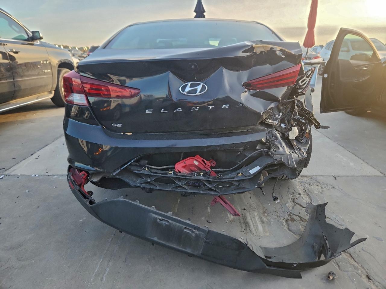 2020 HYUNDAI ELANTRA SE photo 6