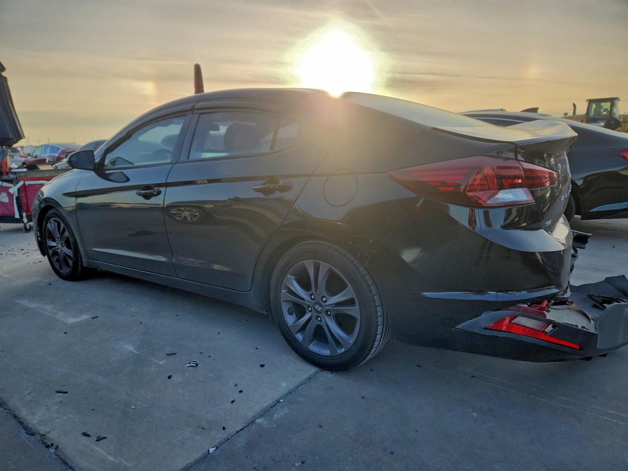 2020 HYUNDAI ELANTRA SE photo 2