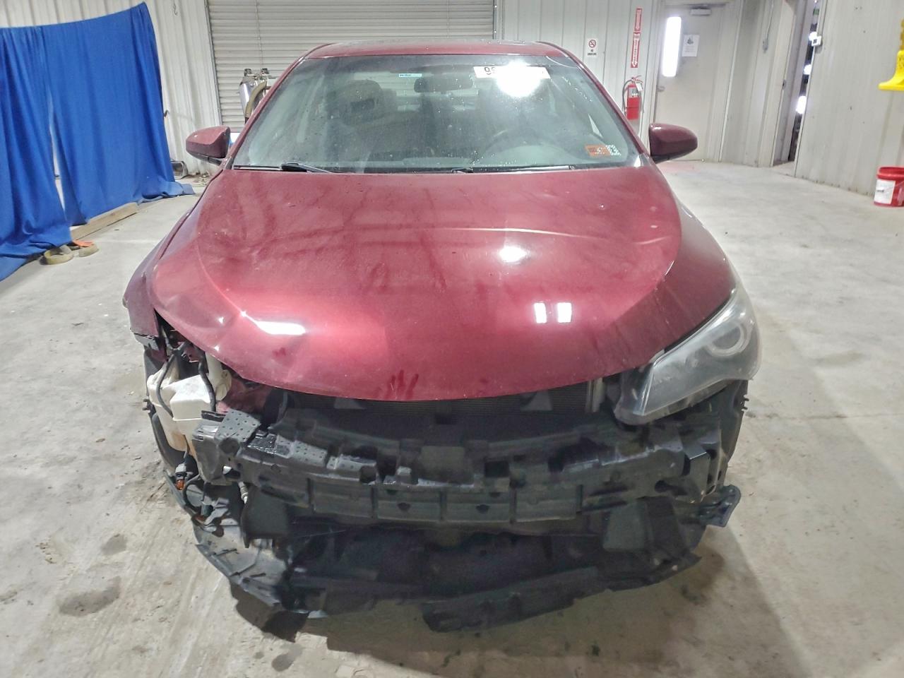 2017 TOYOTA CAMRY SE photo 5