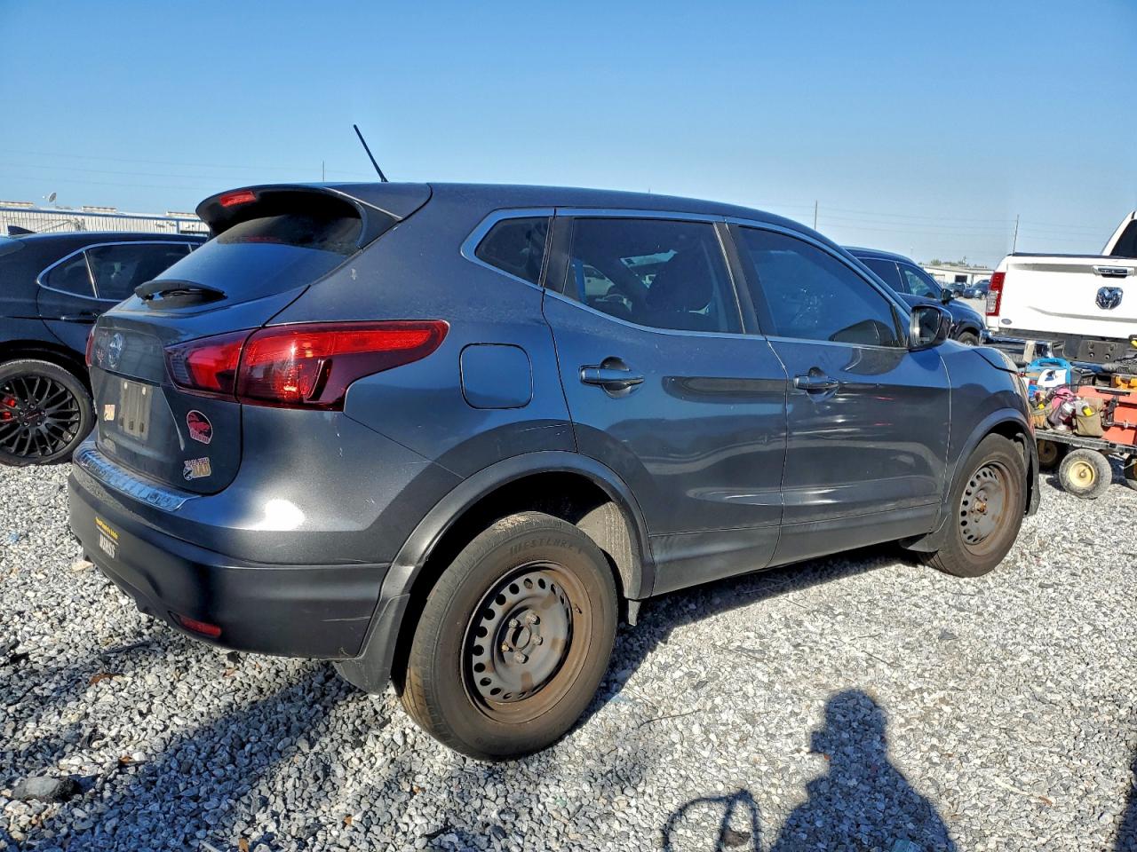 2019 NISSAN ROGUE SPORT S photo 3