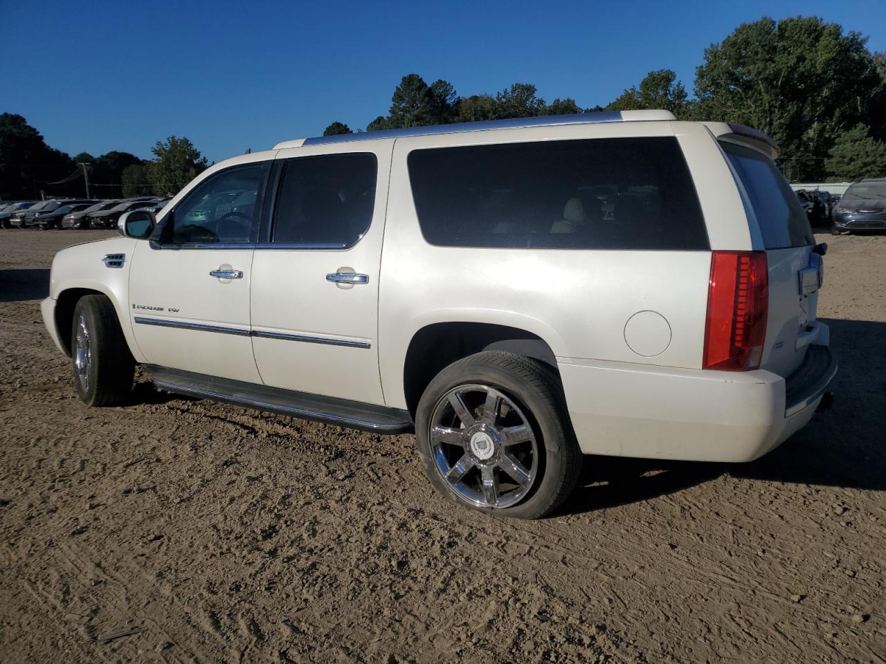 2008 CADILLAC ESCALADE ESV photo 2