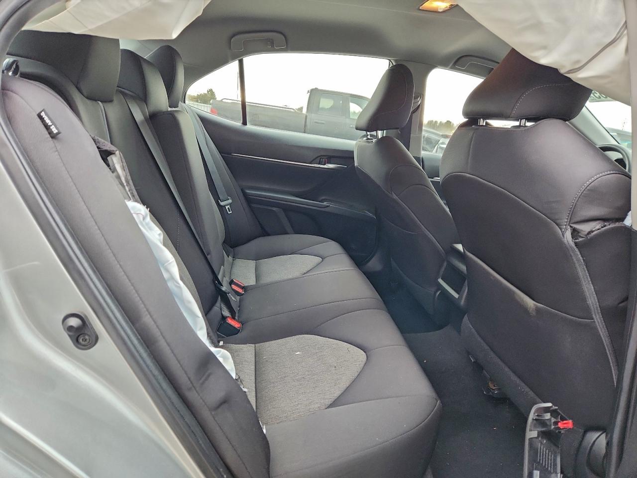2021 TOYOTA CAMRY LE photo 10