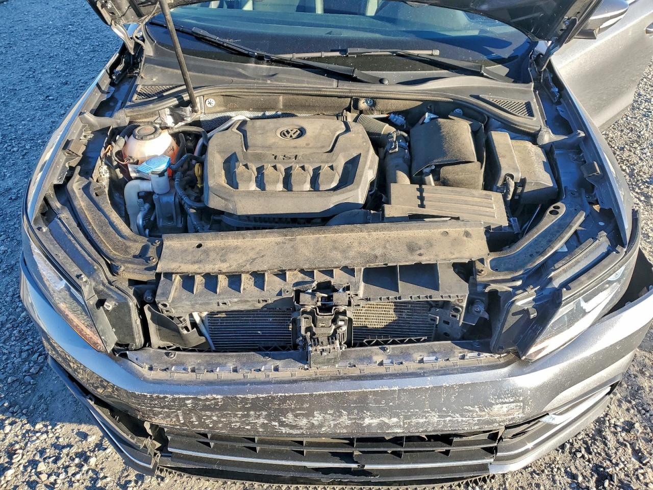 2018 VOLKSWAGEN PASSAT SE photo 11