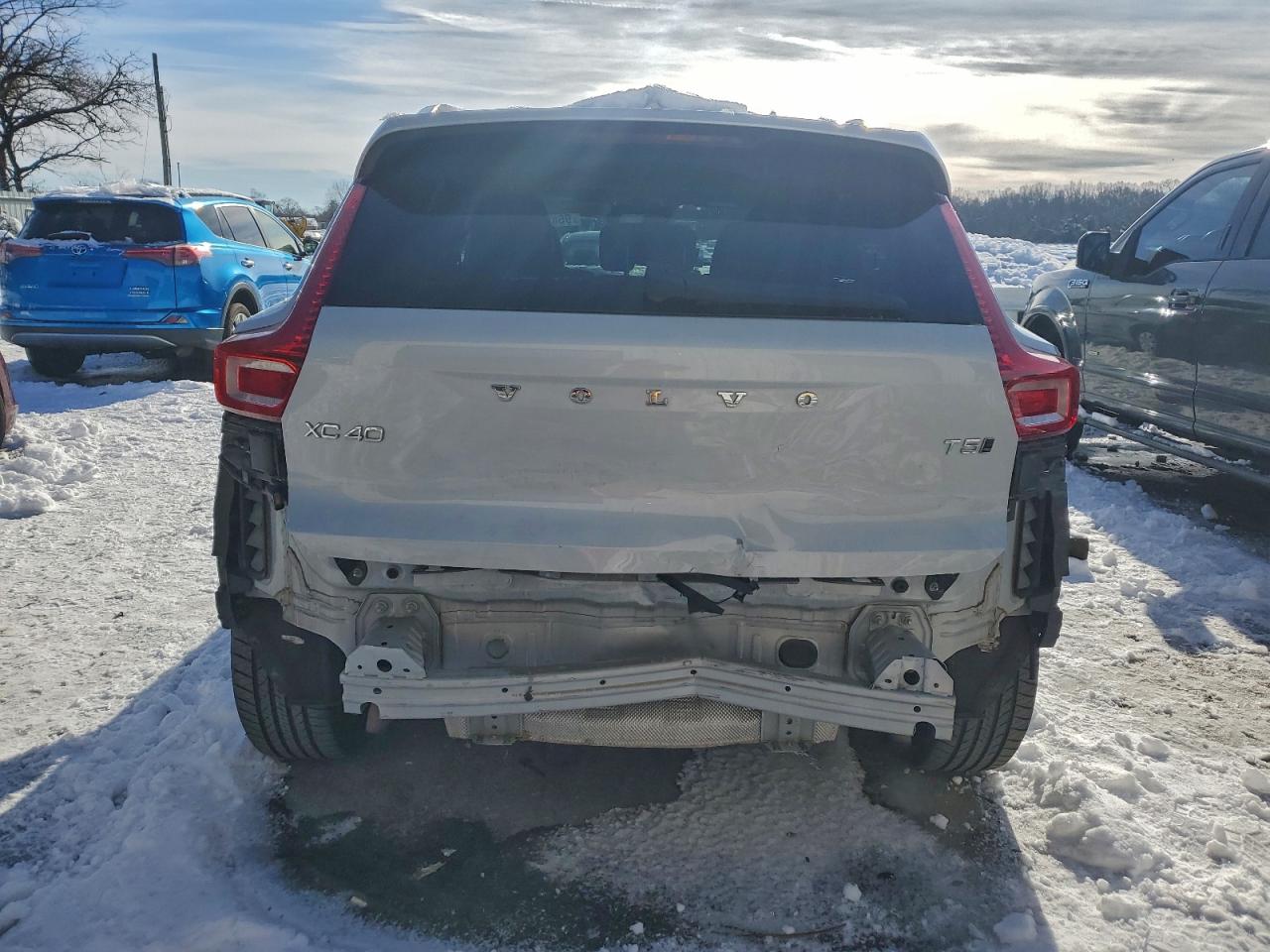 2020 VOLVO XC40 T5 MOMENTUM photo 6