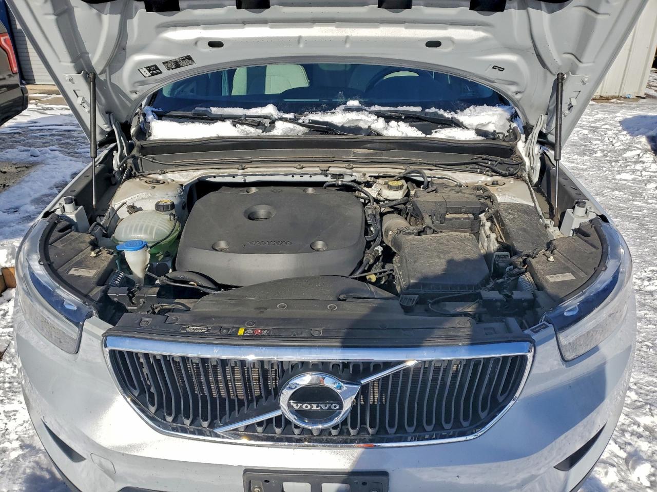 2020 VOLVO XC40 T5 MOMENTUM photo 12