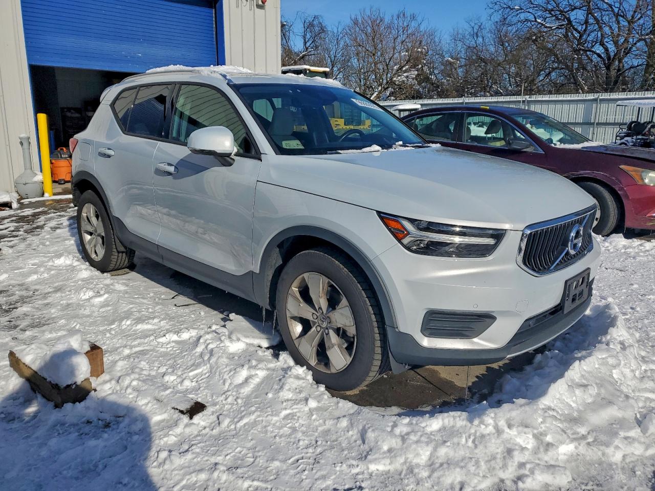 2020 VOLVO XC40 T5 MOMENTUM photo 4