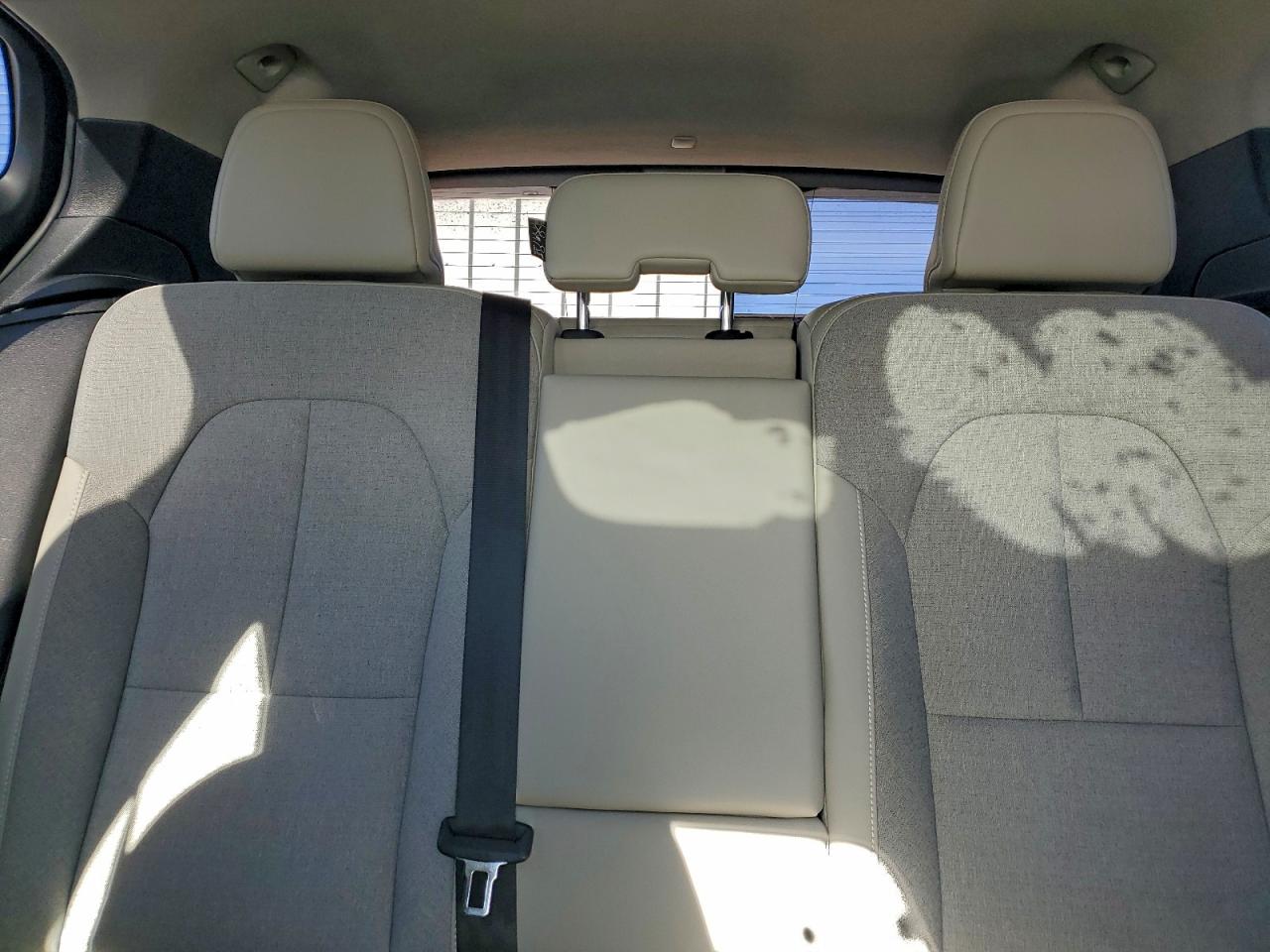 2020 VOLVO XC40 T5 MOMENTUM photo 10