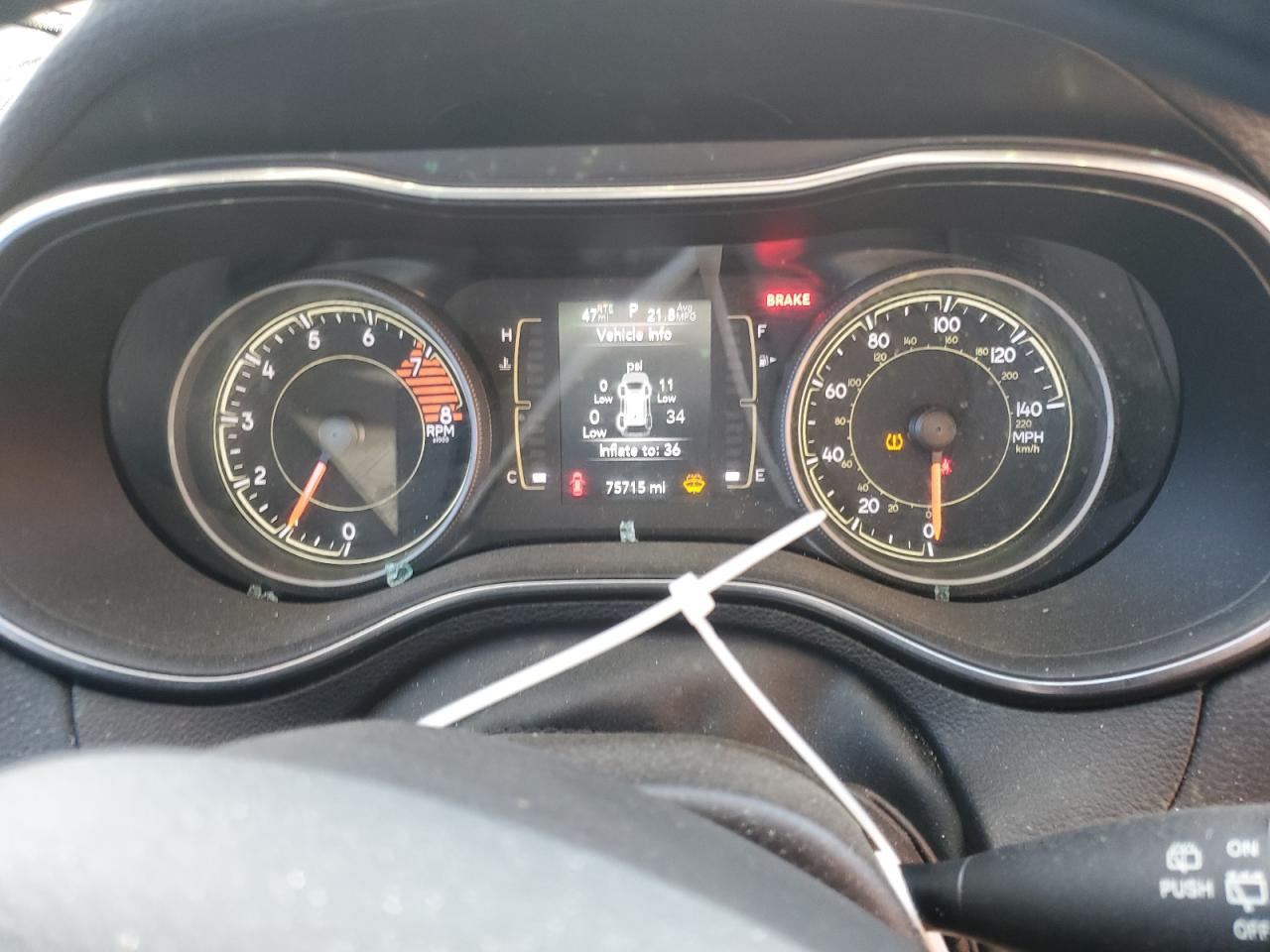2021 JEEP CHEROKEE LATITUDE LUX photo 9