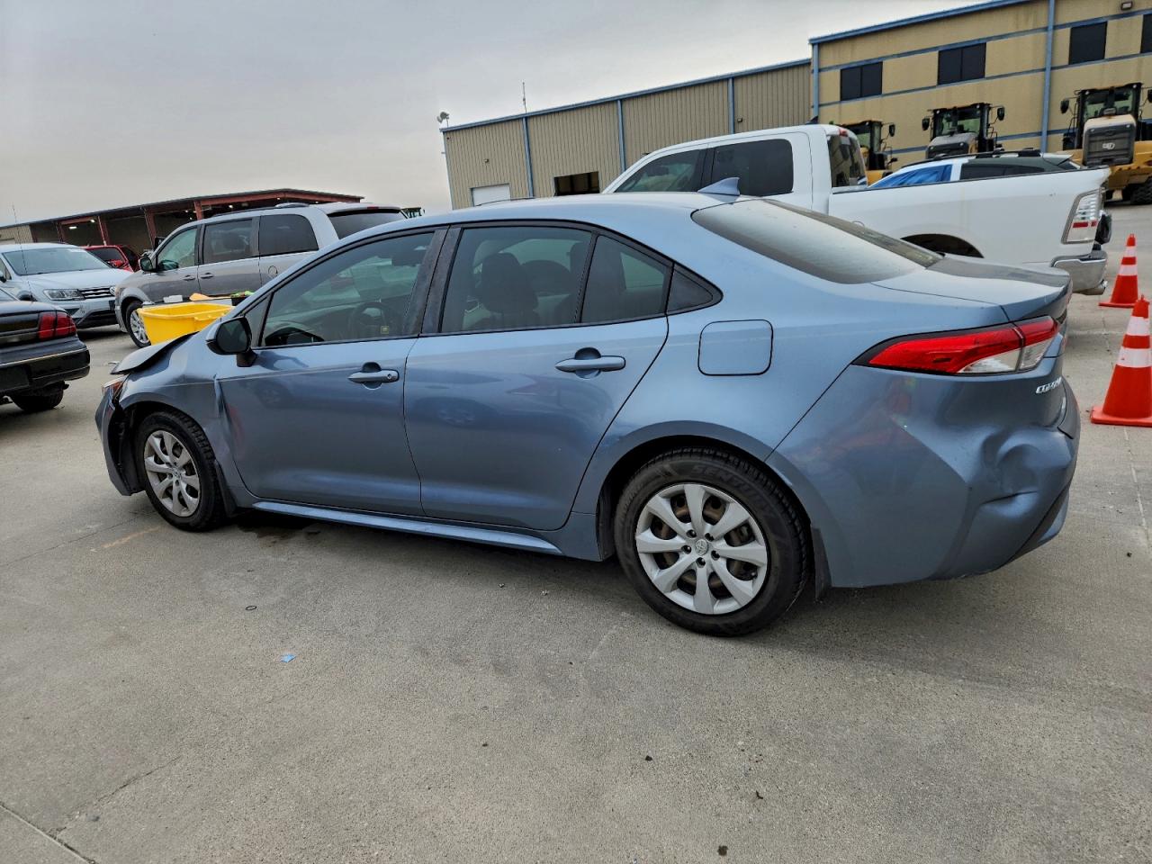 2020 TOYOTA COROLLA LE photo 2