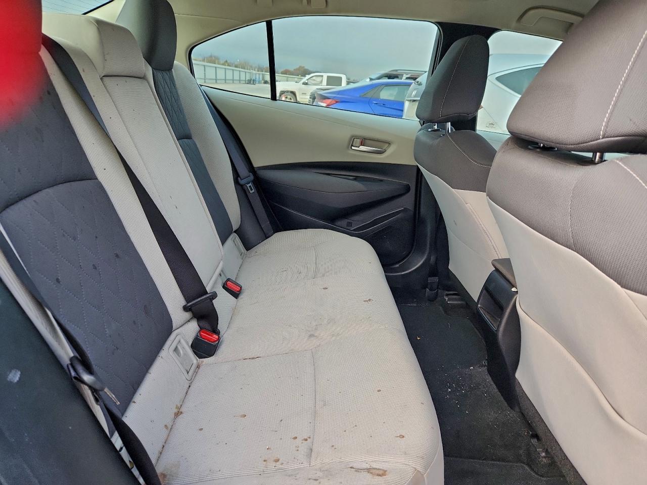 2020 TOYOTA COROLLA LE photo 10
