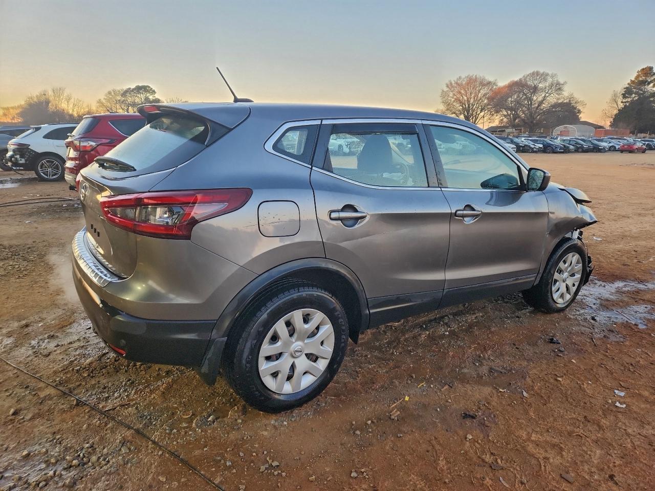 2020 NISSAN ROGUE SPORT S photo 3