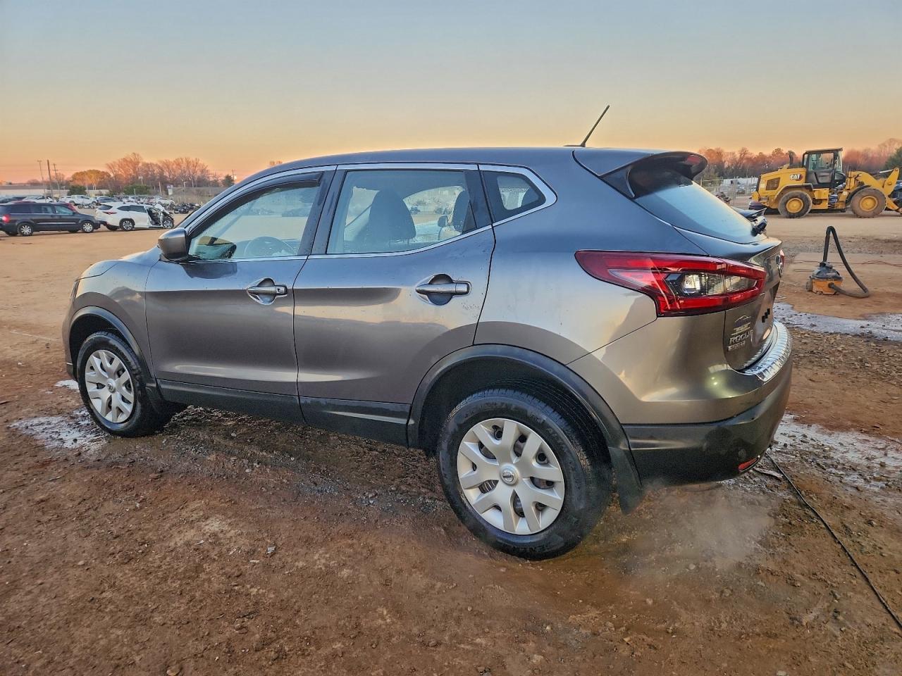 2020 NISSAN ROGUE SPORT S photo 2