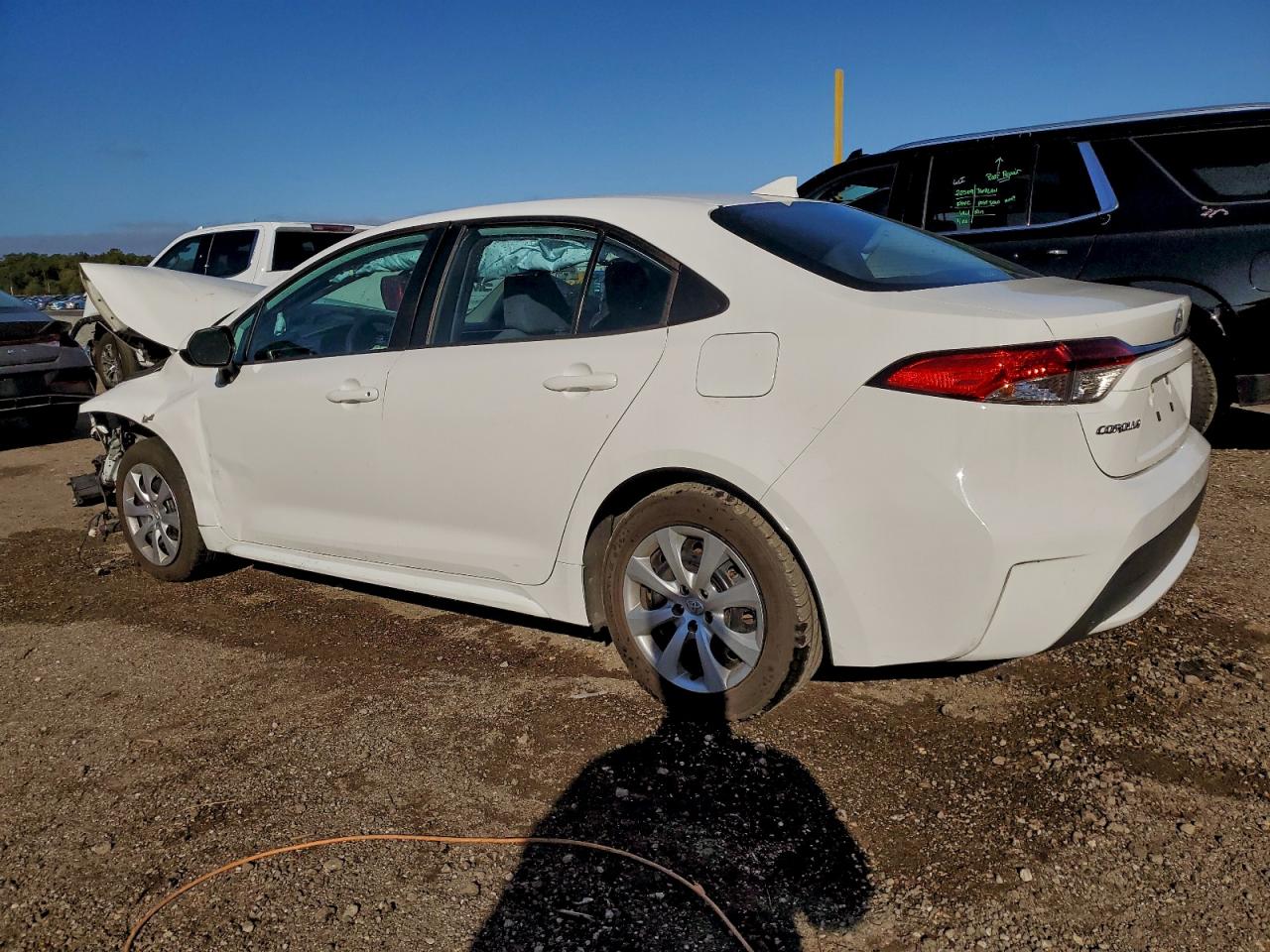 2021 TOYOTA COROLLA LE photo 2