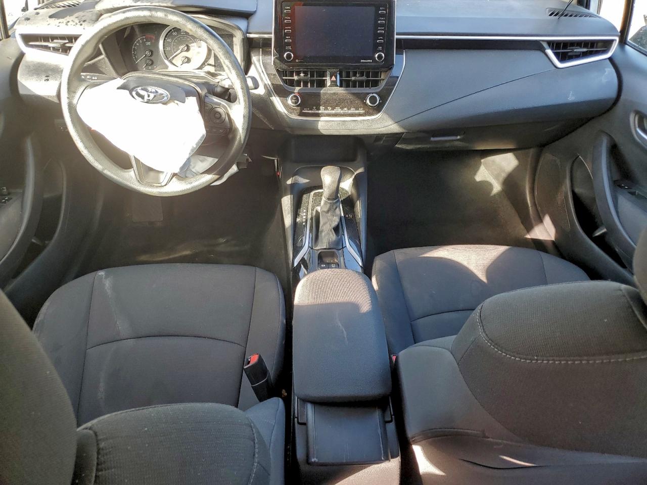 2021 TOYOTA COROLLA LE photo 8