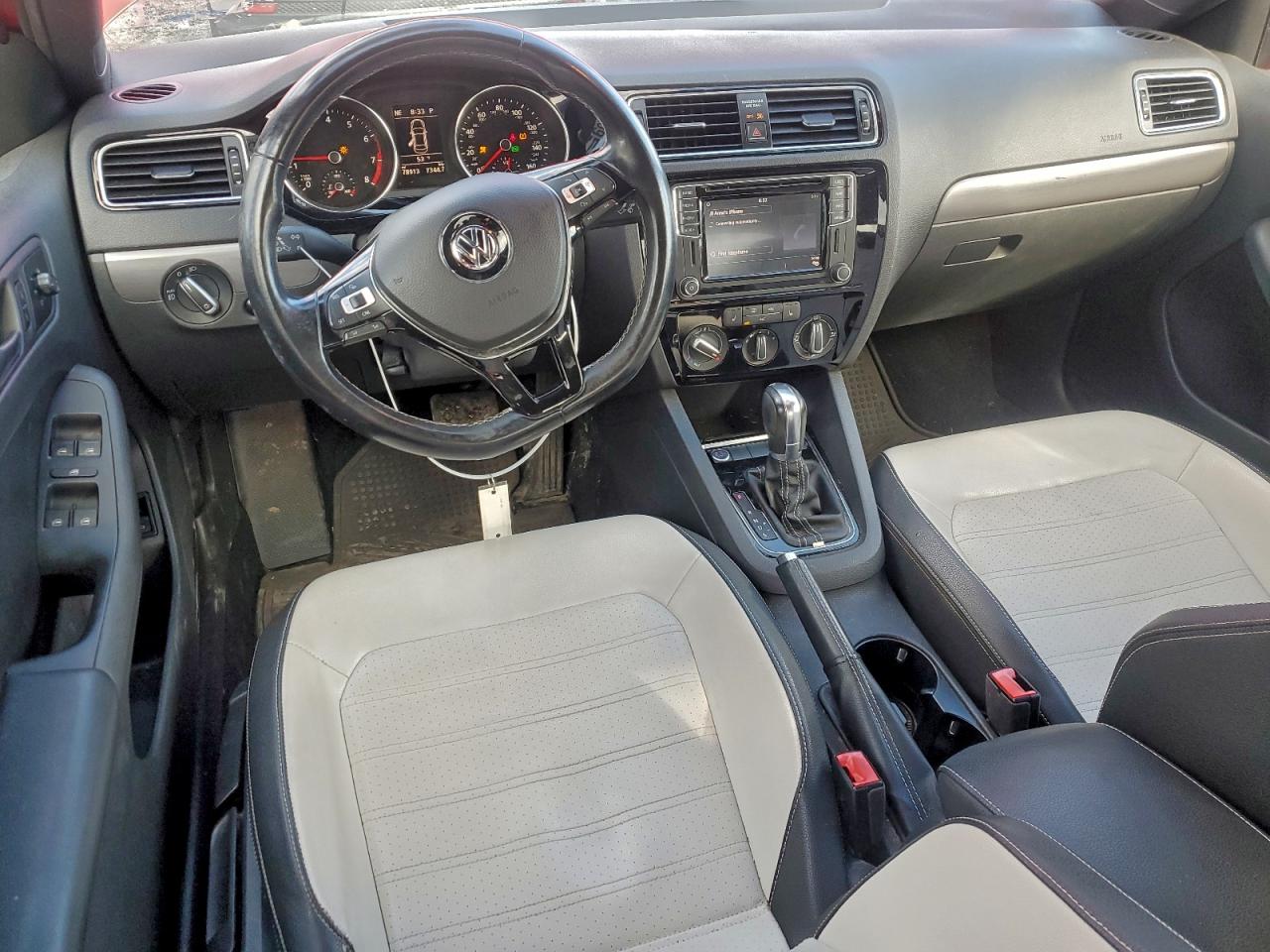 2017 VOLKSWAGEN JETTA SPORT photo 8