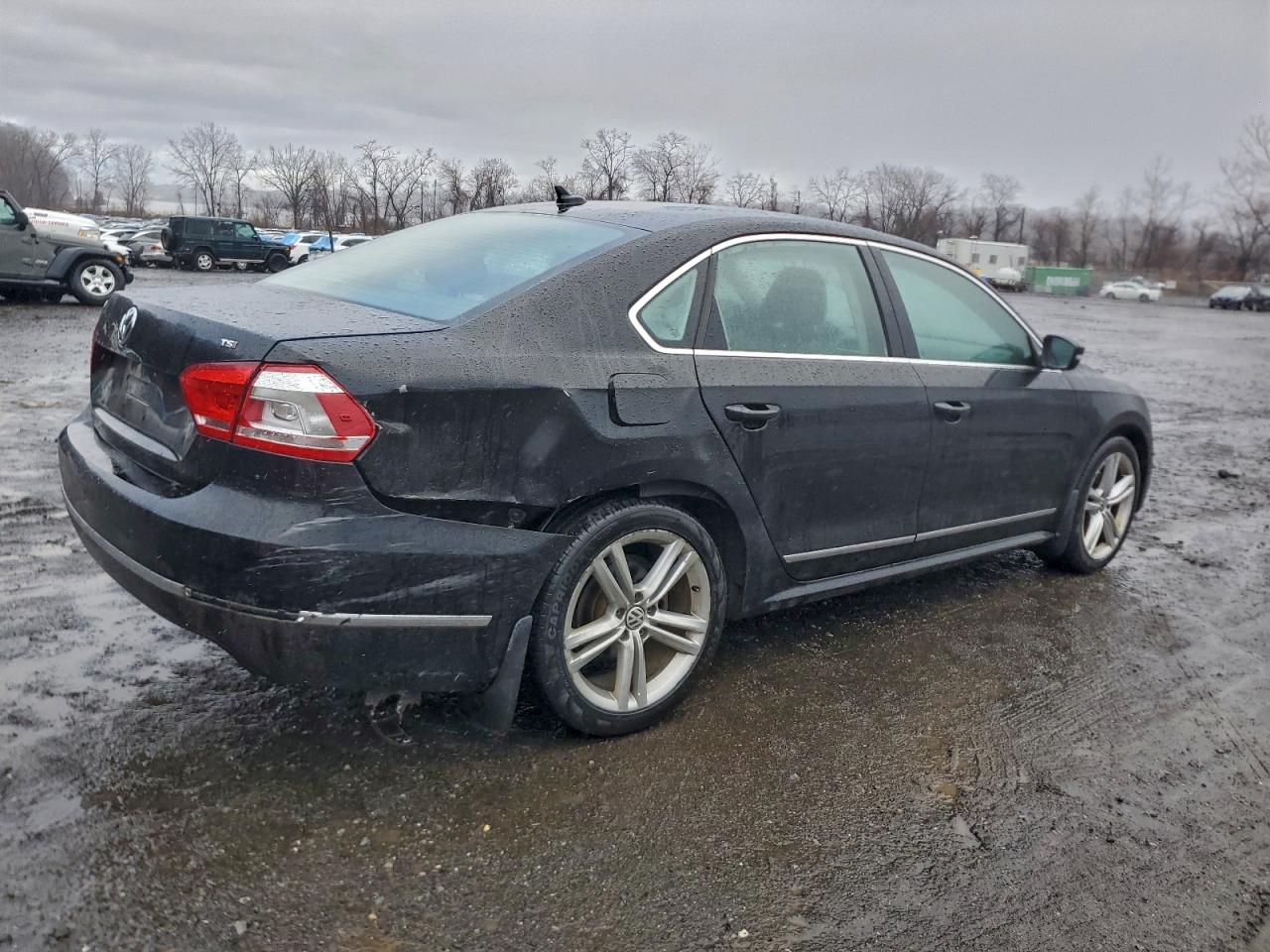 2015 VOLKSWAGEN PASSAT SE photo 3