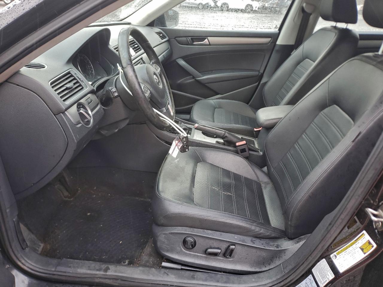 2015 VOLKSWAGEN PASSAT SE photo 7