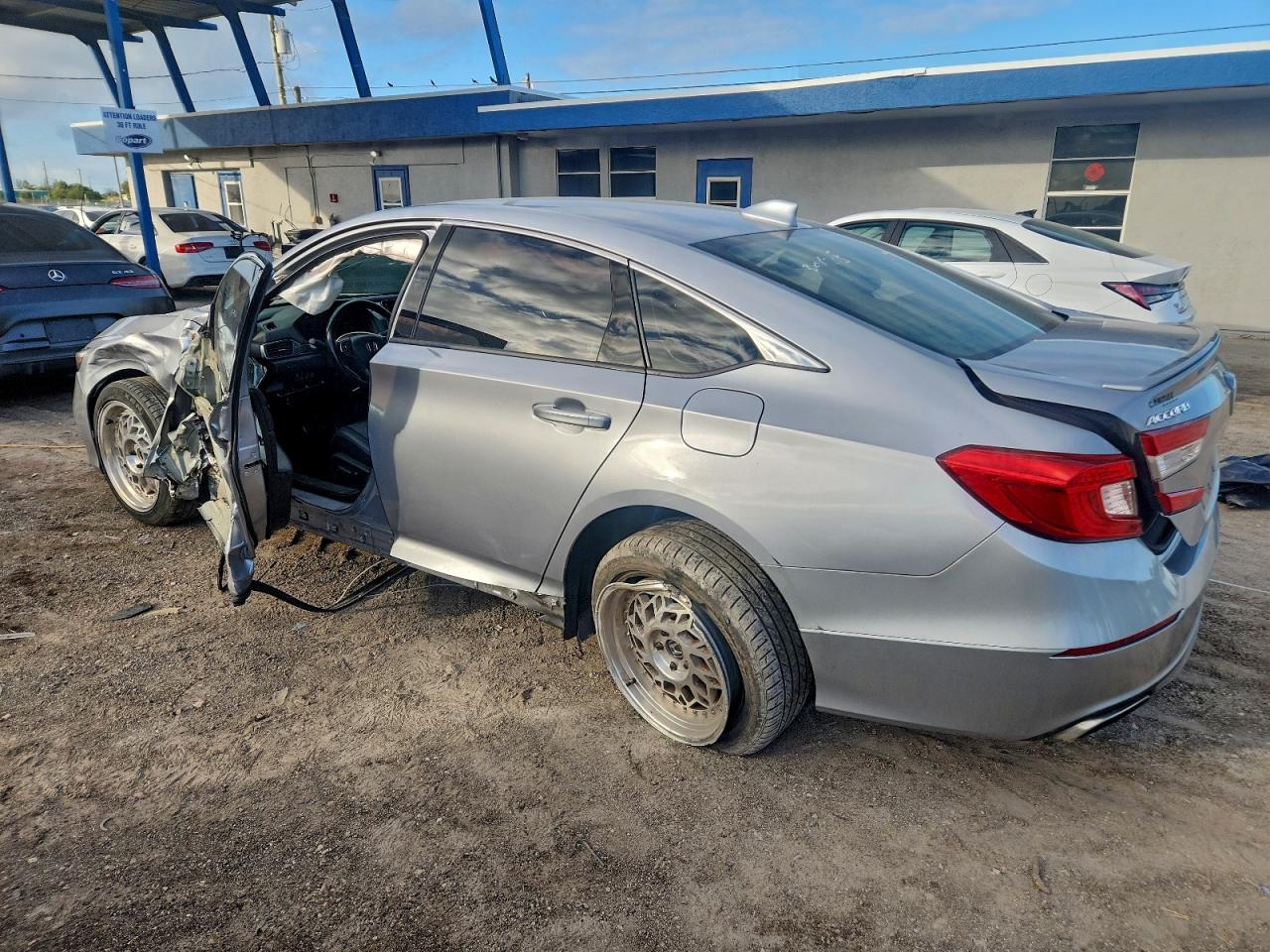 2020 HONDA ACCORD SPORT photo 2