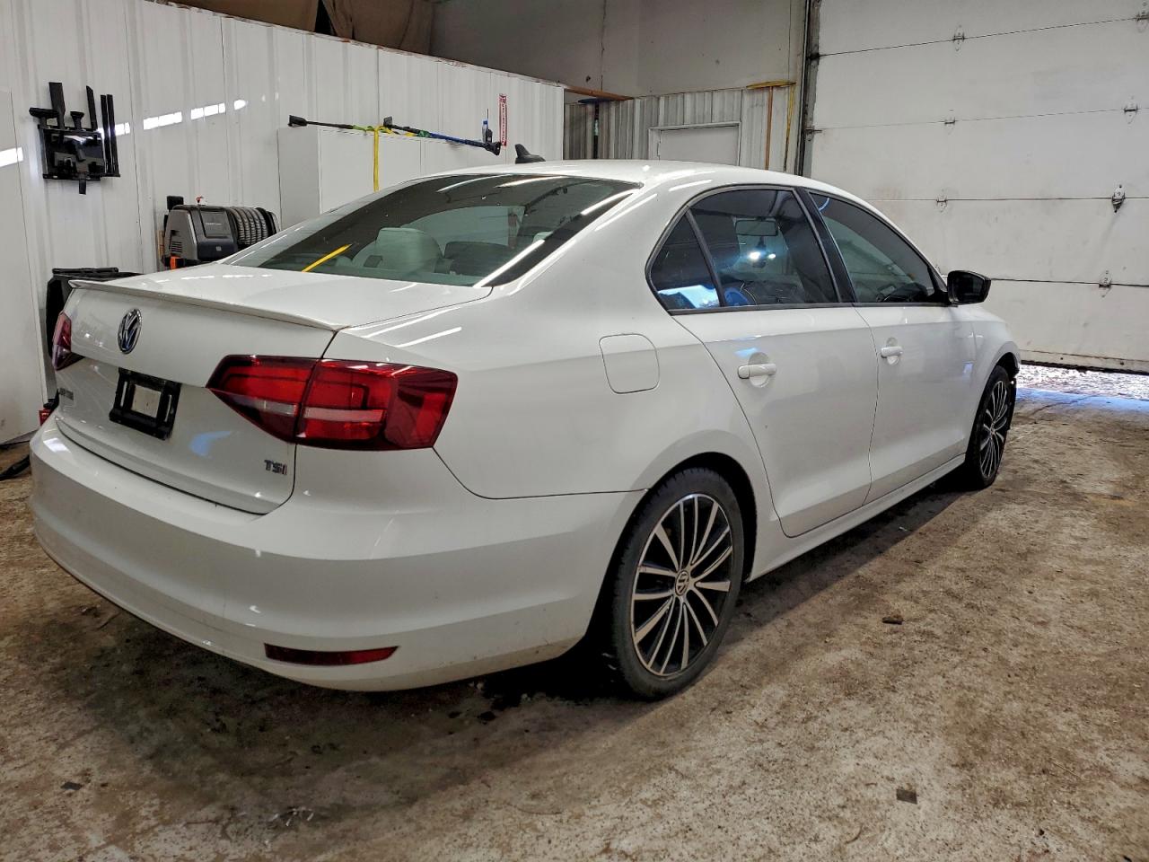 2017 VOLKSWAGEN JETTA SPORT photo 3