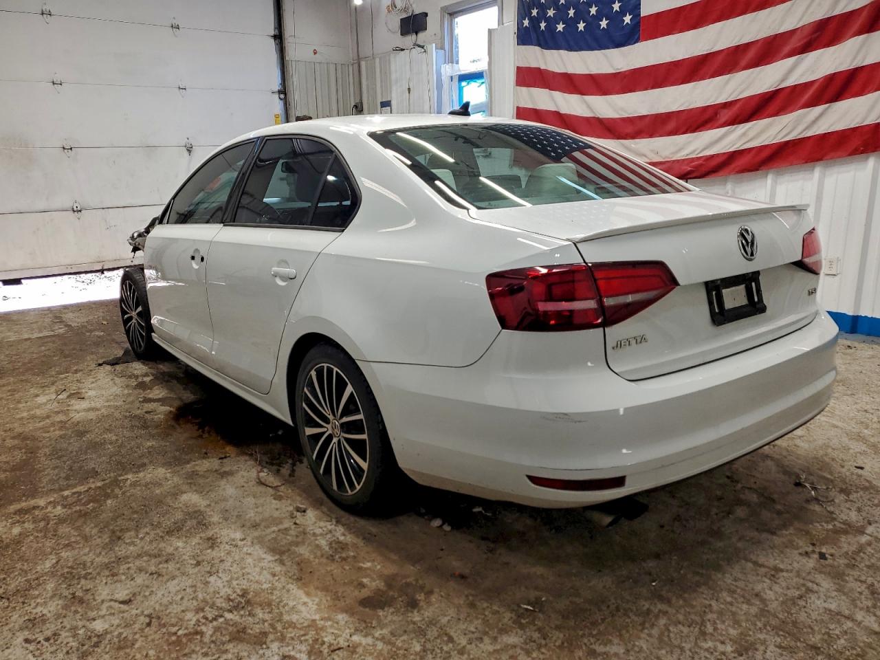 2017 VOLKSWAGEN JETTA SPORT photo 2