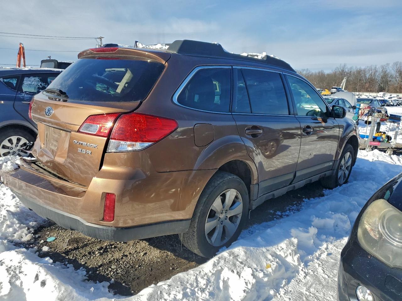2011 SUBARU OUTBACK 3.6R LIMITED photo 3