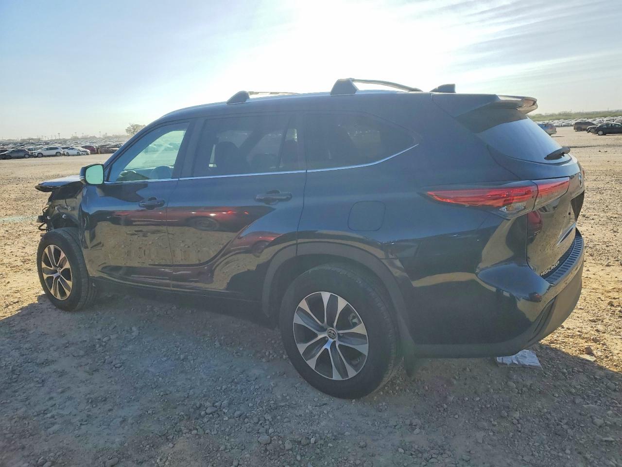 2023 TOYOTA HIGHLANDER L photo 2