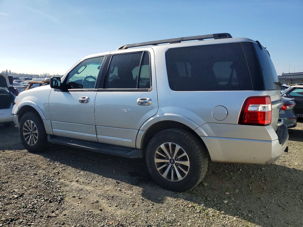 2017 FORD EXPEDITION XLT photo 2